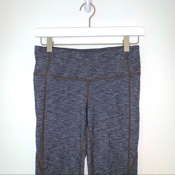 Athleta Revelation Tight in Heathered black/gray size small - Picture 4 of 9